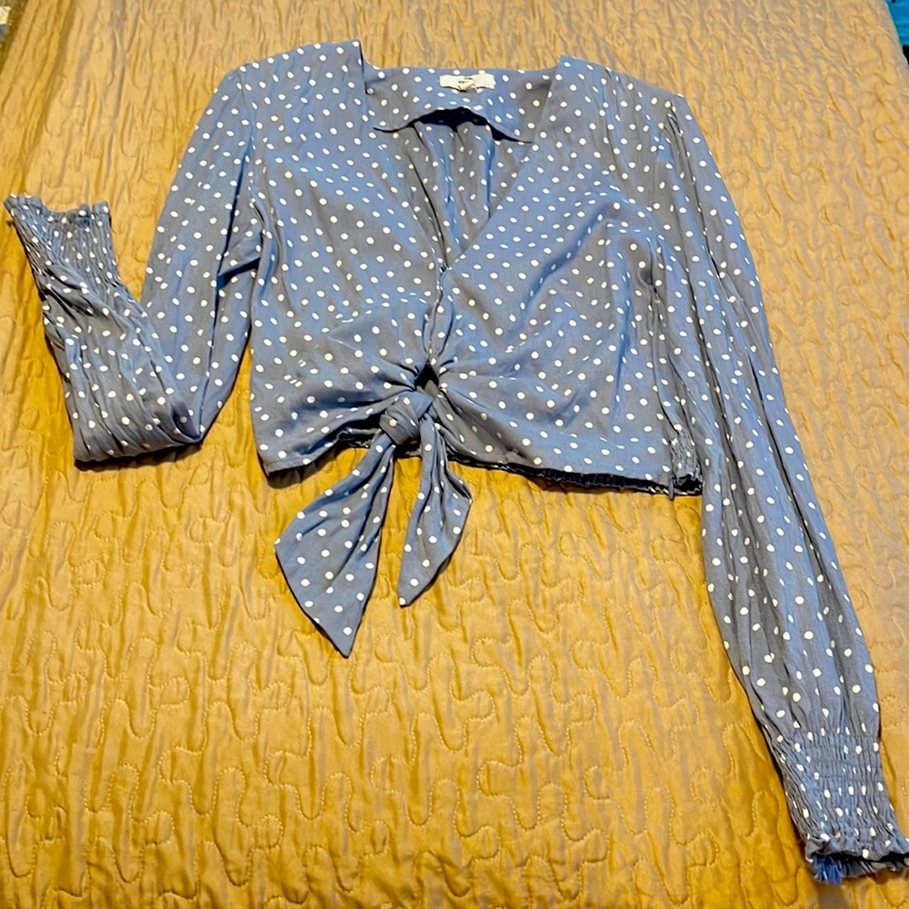 Entro crop long sleeve blouse. Very flattering when paired with high rise jeans.